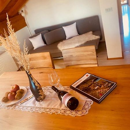 Engadiner Apartments & Wines Montagna Exteriér fotografie